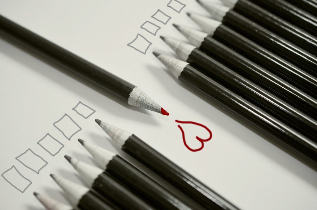 pencils, heart, red heart-806604.jpg